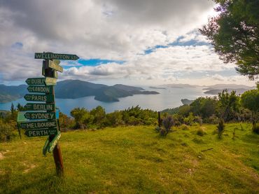 Walking the Queen Charlotte Track
