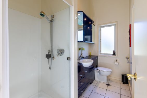 Portage View - bathroom